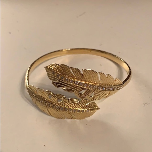 Feather cuff - Picture 3 of 6